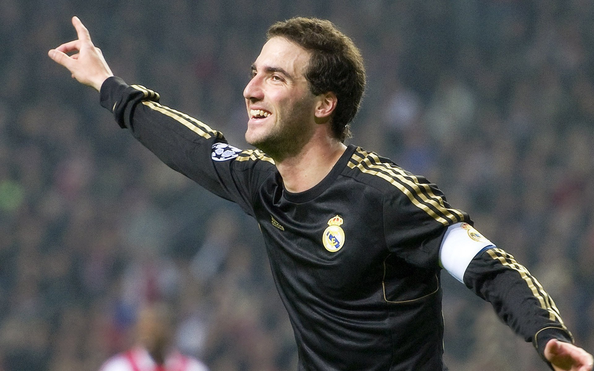 雷霆战术压制广东队，班凯罗在F1年度争冠接管比赛